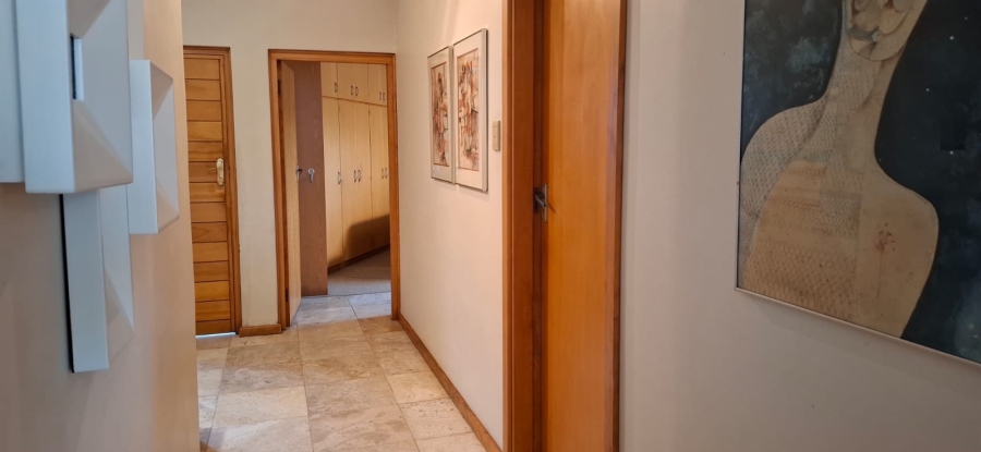 7 Bedroom Property for Sale in Bonza Bay Eastern Cape